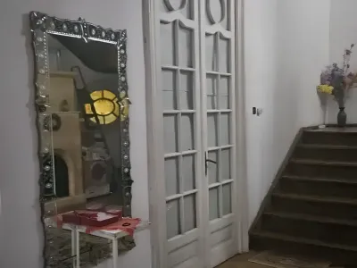hol cu oglinda vanzare cumparare apartament Sector 4 București